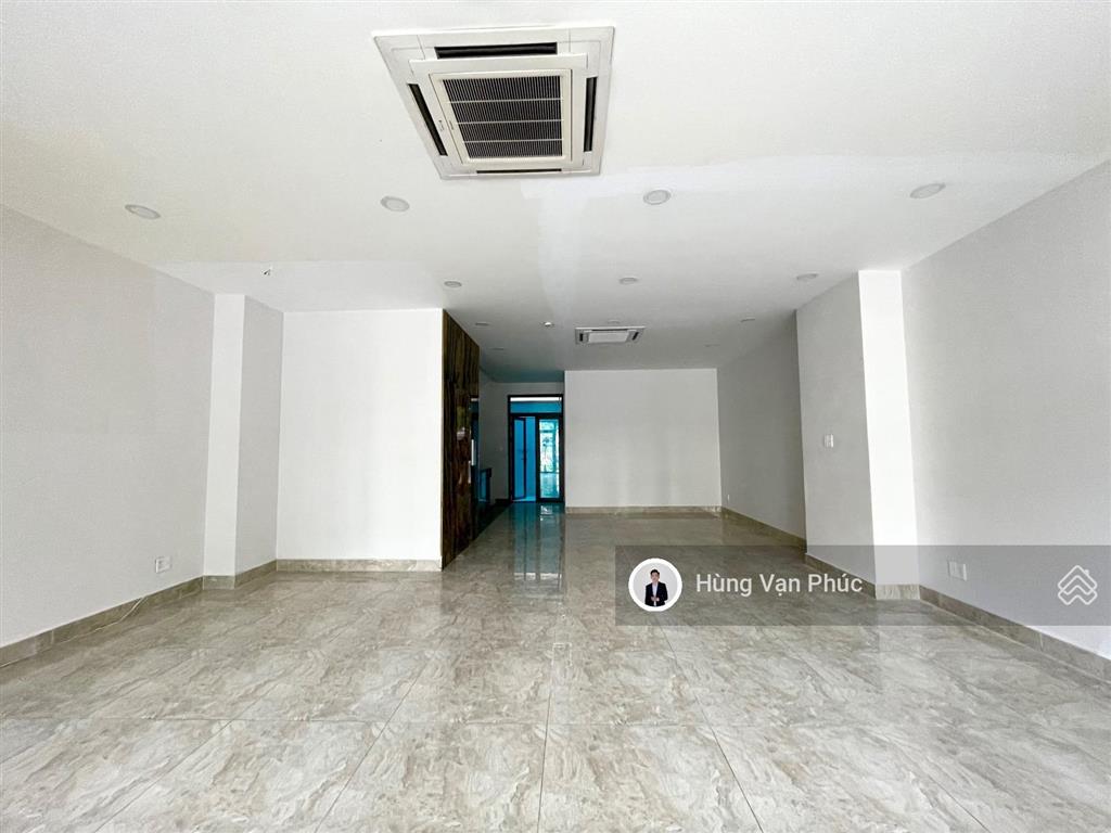 Cho thuê nhà vạn phúc city, 7x20m, 1 hầm 5 tầng hoàn thiện cao cấp, view công viên giá 55 triệu