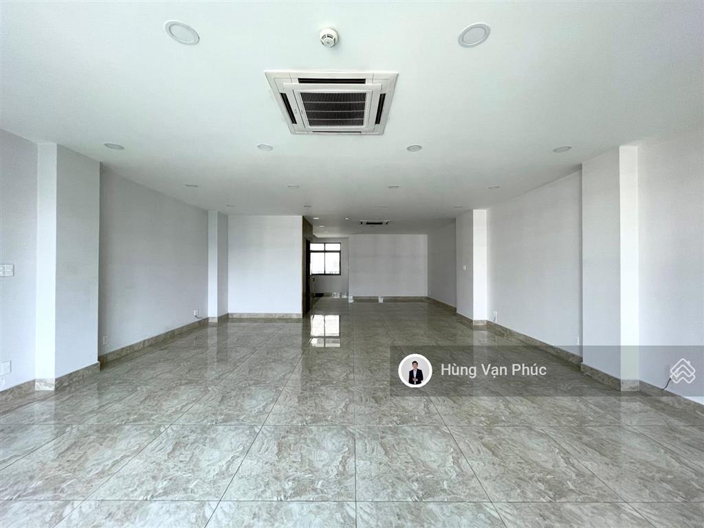 Cho thuê nhà vạn phúc city, 7x20m, 1 hầm 5 tầng hoàn thiện cao cấp, view công viên giá 55 triệu