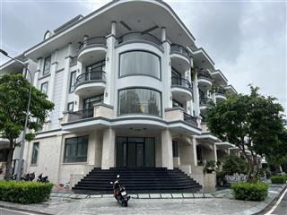 Căn góc vị trí đẹp vạn phúc city, 11x18m (hầm 4 tầng) hoàn thiện văn phòng giá 70 triệu/tháng