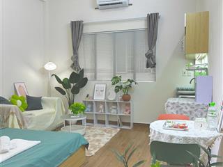 Studio đầy đủ tiện nghi, theo phong cách làm homestay chỉ cần mang vali vào ở atrung tâm phú nhuận