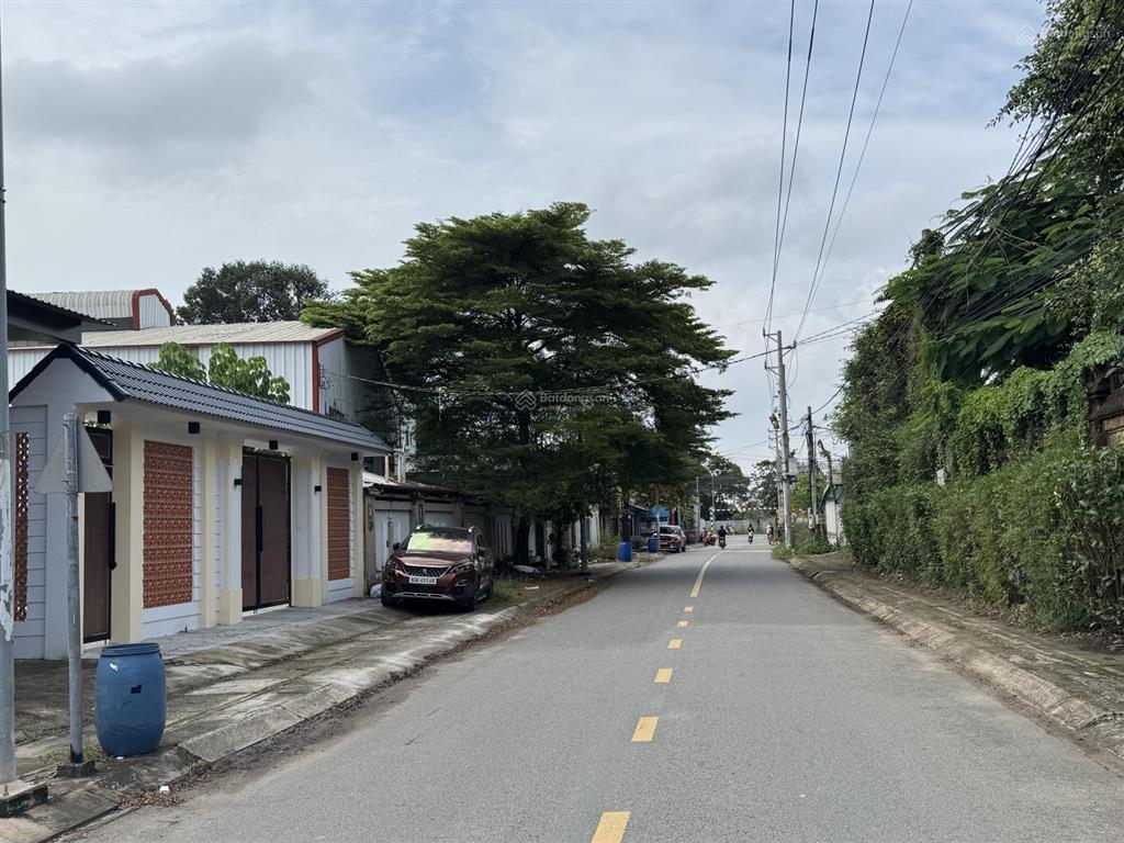 Đất nền vuông vức 60,8m2 (ngang 4,5m)  sổ hồng riêng  sát quốc lộ 13 đối diện tân hiệp phát