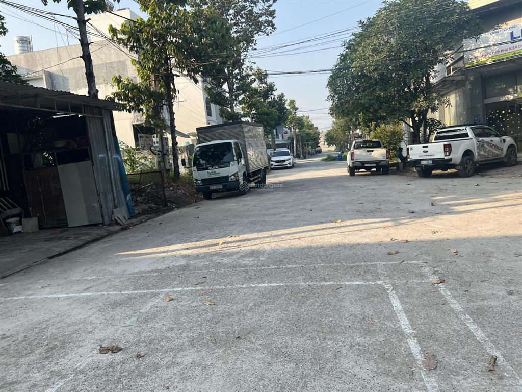 Diện tích 89,8m2 (ngang 6m dài 15m)  đường xe hơi  kế bên căn hộ a&t riverside  giá tốt 3,45 tỷ