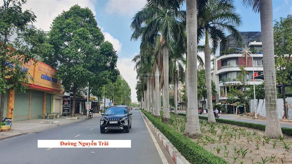 Chủ cần tiền bán gấp nền 160m2 (ngang 8,2 x dài 19,5) trong kdc đối diện trường học tân thới