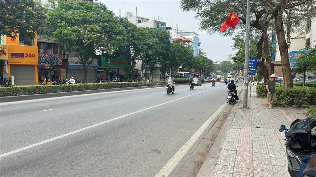 Siêu phẩm mặt phố nguyễn văn cừ 1000m2, mặt tiền 34m, vỉa hè 5m  kd đỉnh cấp  chủ giảm 20tỷ  sốc