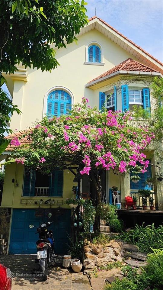 Bán biệt thự ngọc thuỵ 430m2,mt11m  vị trí trung tâm, ô tô tránh  cạnh vườn hoa, sát hồ  145tr/m