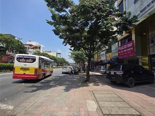 Bán toà nhà mặt phố nguyễn văn cừ 180m2x8tầng, thông sàn, thang máy  vị trí trung tâm, kd tấp nập