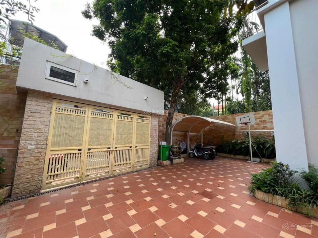 Bán biệt thự ngọc thuỵ 320m2x4 tầng mt~14m ôtô tránh nhau, 30m mặt đường ngọc thuỵ  146tr/m có bớt