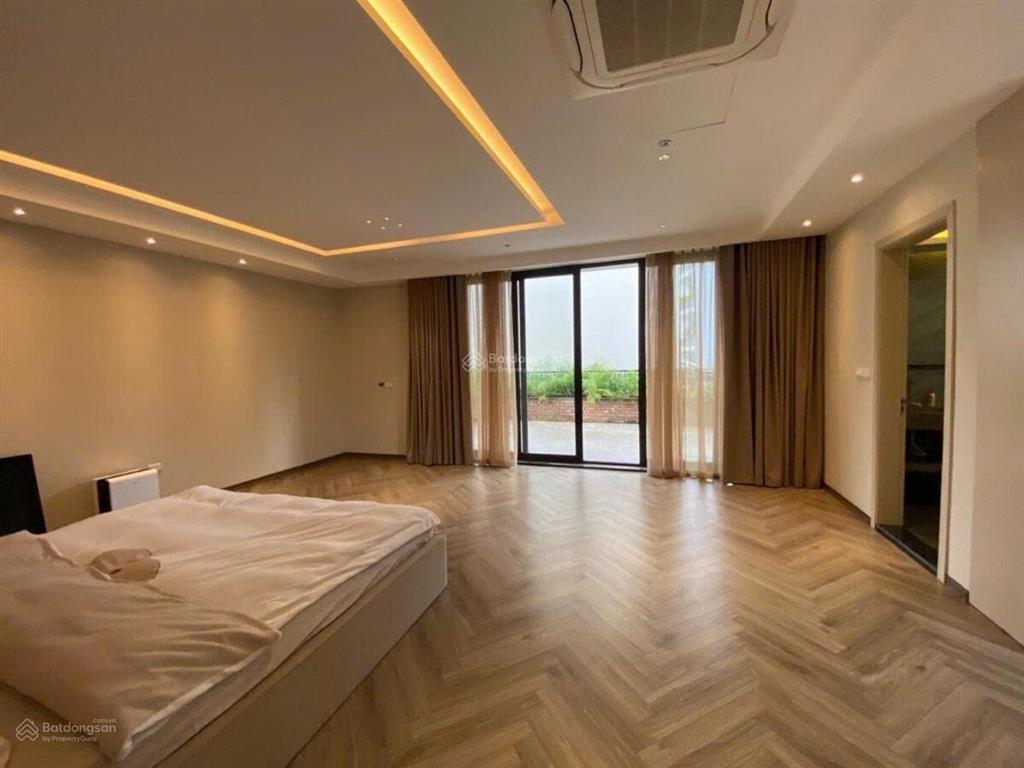 Bán biệt thự ngọc thuỵ 320m2x4 tầng mt~14m ôtô tránh nhau, 30m mặt đường ngọc thuỵ  146tr/m có bớt