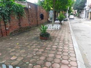 Hàng hiếm 300m2 đất việt hưng  lô góc, 26m mặt đường 13.5m, 11.3m mặt ô tô tránh  giá siêu êm