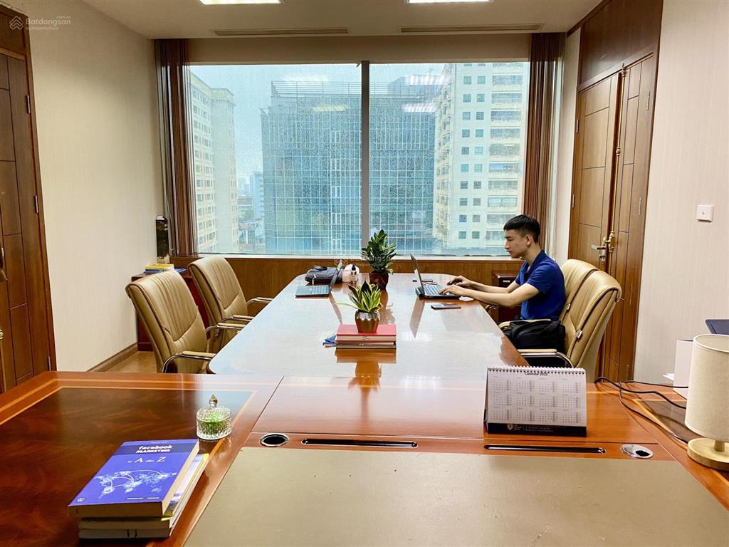 Chính chủ cho thuê sàn 200m2 sẵn nội thất diamond flower 46 lê văn lương, thanh xuân, hà nội