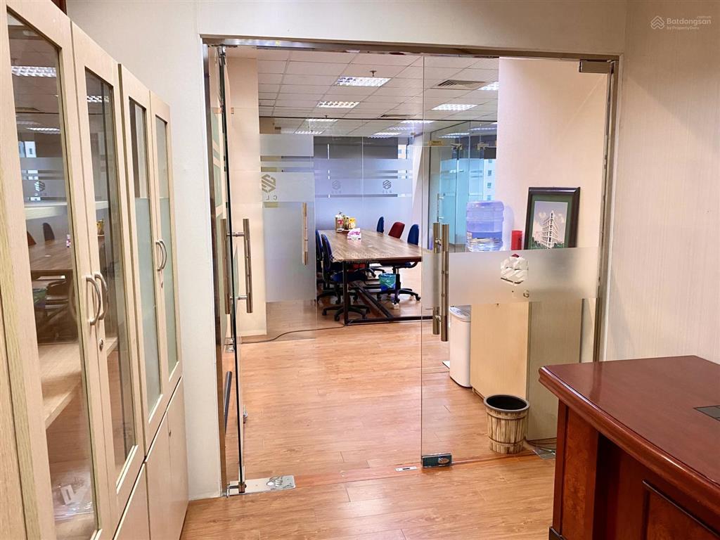 Chính chủ cho thuê sàn 200m2 sẵn nội thất diamond flower 46 lê văn lương, thanh xuân, hà nội