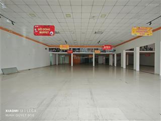 Cho thuê nhà mặt đường nguyễn văn linh, mặt tiền 34m, dtmb 2100m2 thông sàn làm showroom cực đẹp