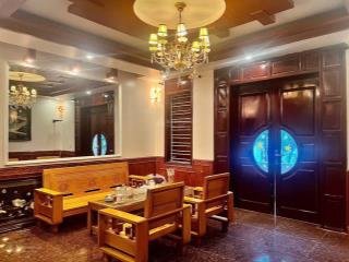 Hạ 1 tỷ. bán nhà tính tiền đất mặt đường đông an, thành tô, ngang 5.5m, dt 121m2, 4 tầng còn đẹp