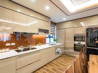 Cần bán căn hộ 57 láng hạ 172m2, 3 phòng ngủ, view toàn thành phố tầng cao thoáng