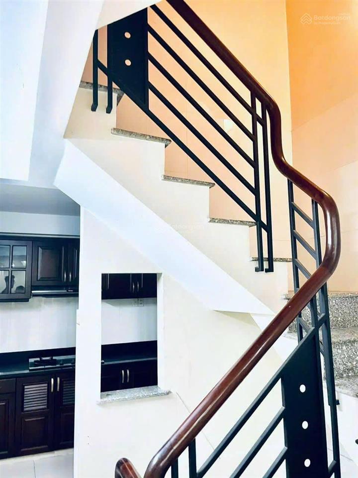 Hẻm 4m nguyễn thiện thuật (3m x 10m, 30m2). 5 tầng đúc. giá 7.8 tỷ tl