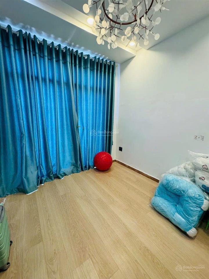 Nhà mới hẻm xe hơi cmt8 (3,1m x 12m), 5 tầng có thang máy. giá 8,9 tỷ tl