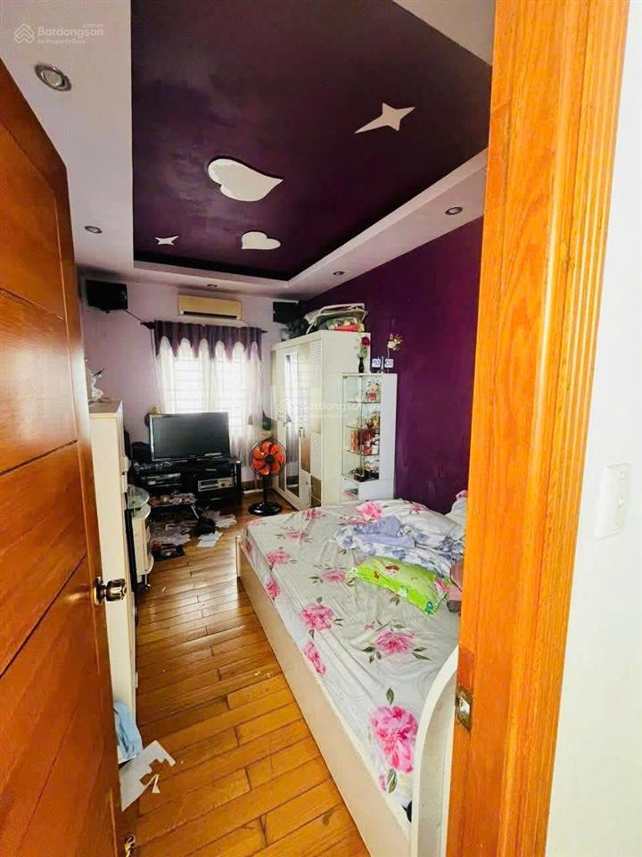 Hẻm xe hơi sát mặt tiền cmt8 q10. (3m x 16m). 2 tầng đúc. giá 8.2 tỷ tl