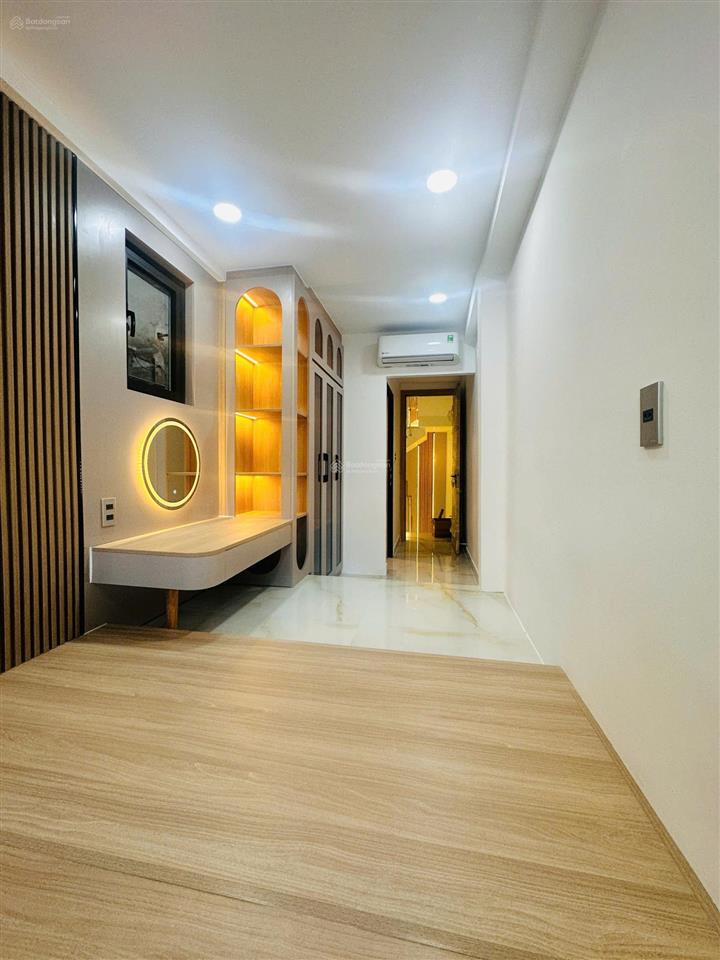 Mặt tiền kinh doanh lô góc thoáng hòa hưng. 3 tầng mới. giá 5.9 tỷ tl