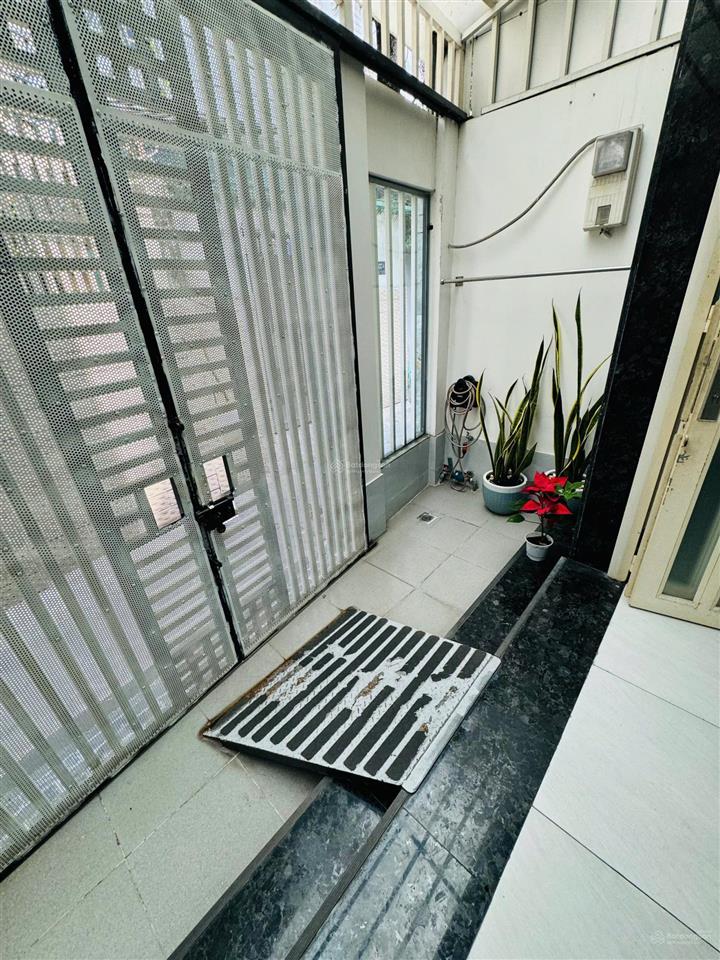 Bán nhà mới đường hòa hưng (4,7m x 8m), 5 tầng đúc. giá 7,3 tỷ tl