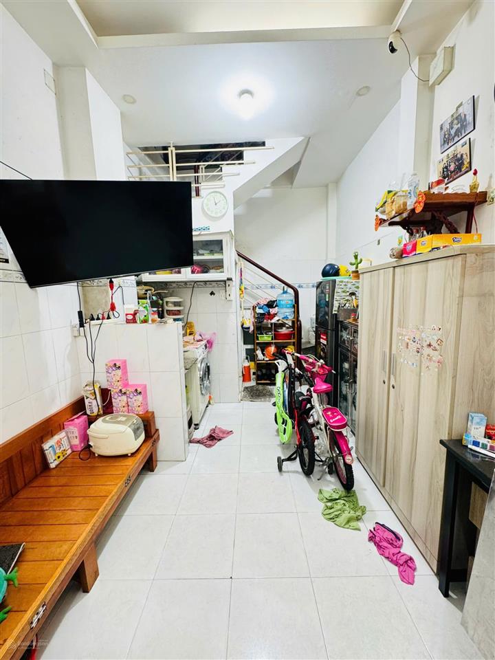 Bán nhà nhỏ sát mặt tiền hòa hưng q10, (3m x 7m), 4 tầng btct. giá 4,2 tỷ tl