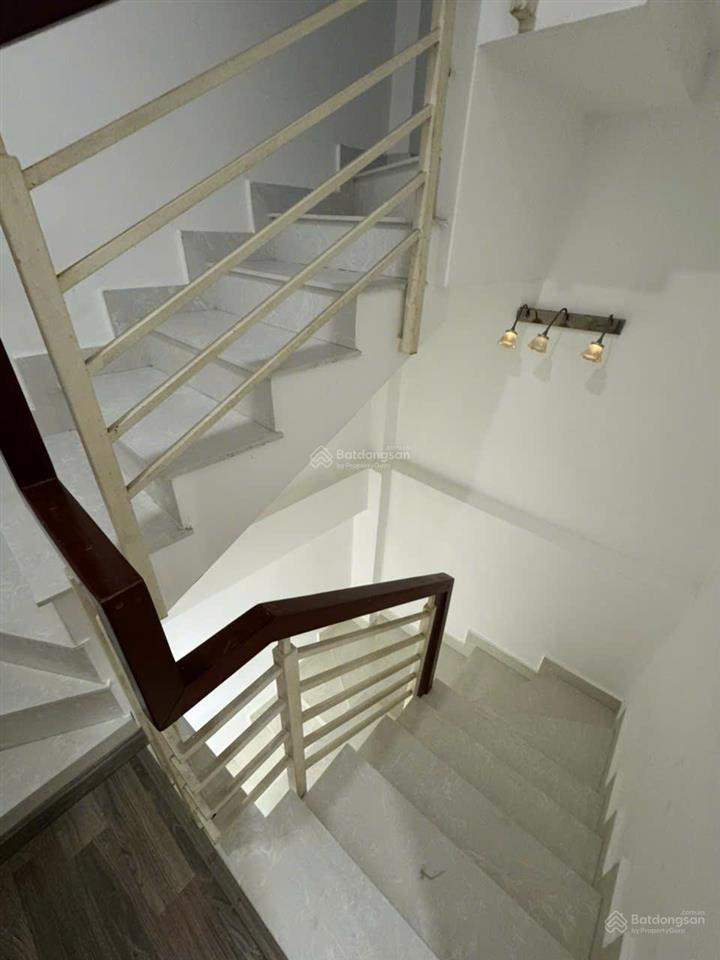 Hẻm 3m nguyễn tiểu la q10. (3m x 10m). 3 tầng btct. giá 5.9 tỷ tl