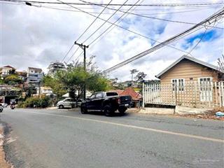 Bán đất tặng nhà cấp 4 mặt tiền hà huy tập cách hồ xuân hương hơn 1km