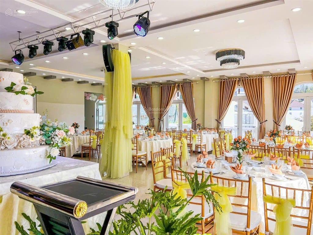 Khu biệt thự sang hđ thuê 100tr/ tháng lõi trung tâm đà lạt