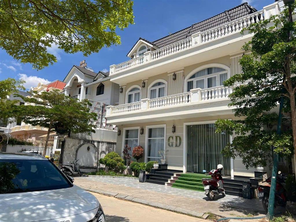 Khu biệt thự sang hđ thuê 100tr/ tháng lõi trung tâm đà lạt