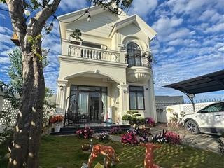 Villa mới đẹp sân vườn rộng đường bằng phẳng yên tĩnh