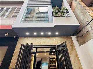 Bán nhà đẹp  10m ra phố  thang máy thoáng sáng  52m2  giá 9 tỷ