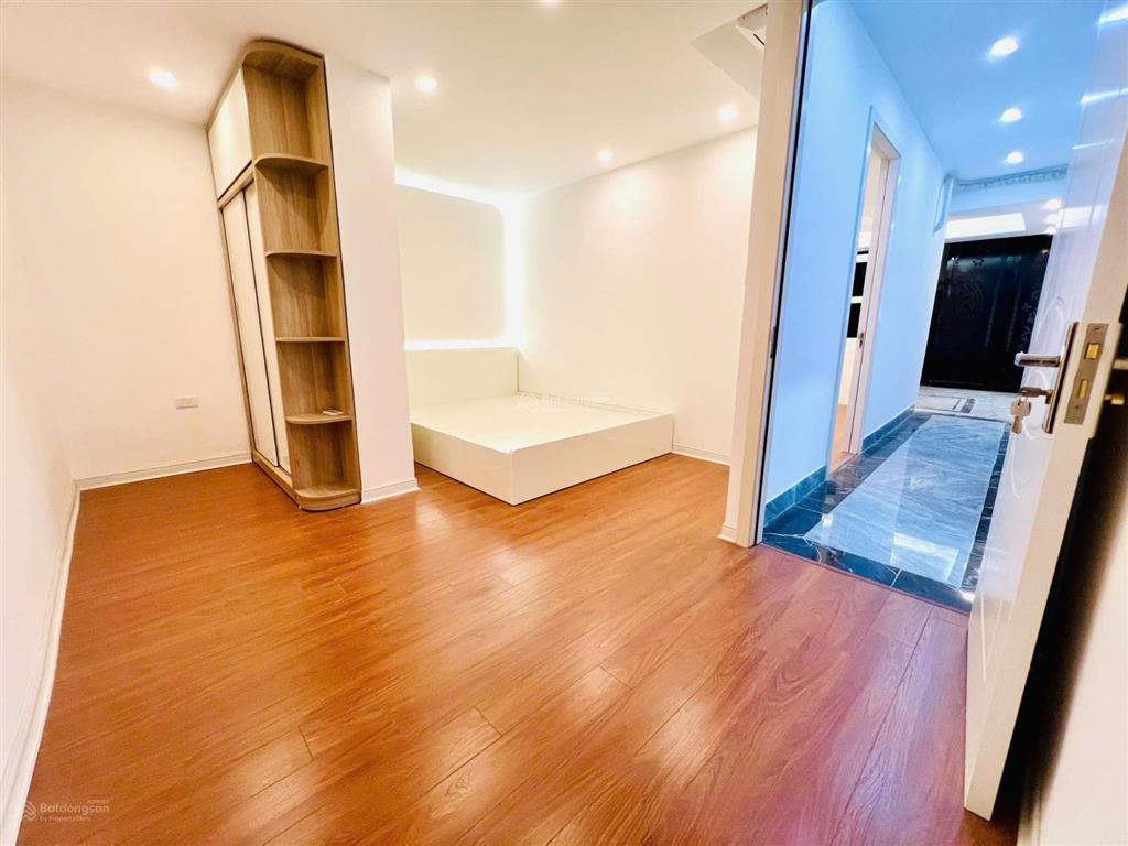 Tập thể láng hạ, t1, 75m2 (30m2 sổ), mặt tiền 5m, 2 ngủ, 2 mặt ngõ ô tô, 5.x tỷ.