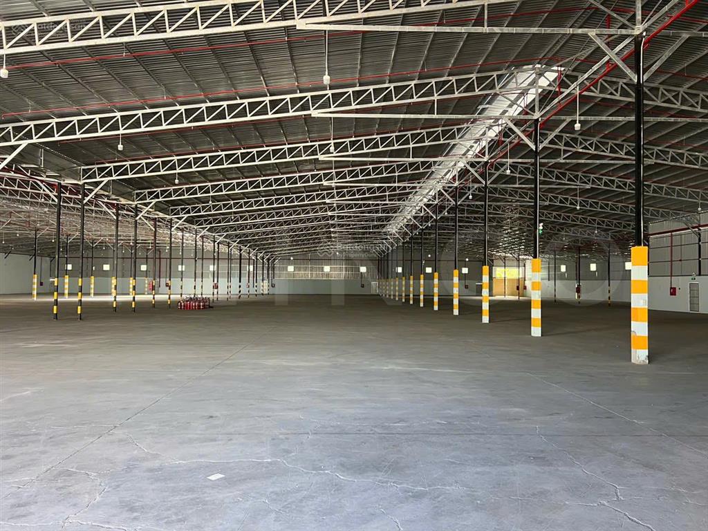 Kho xưởng bãi 10.500m2 kho xây dựng 7.500m2 có pccc tự động, đường võ nguyên giáp, lộ container