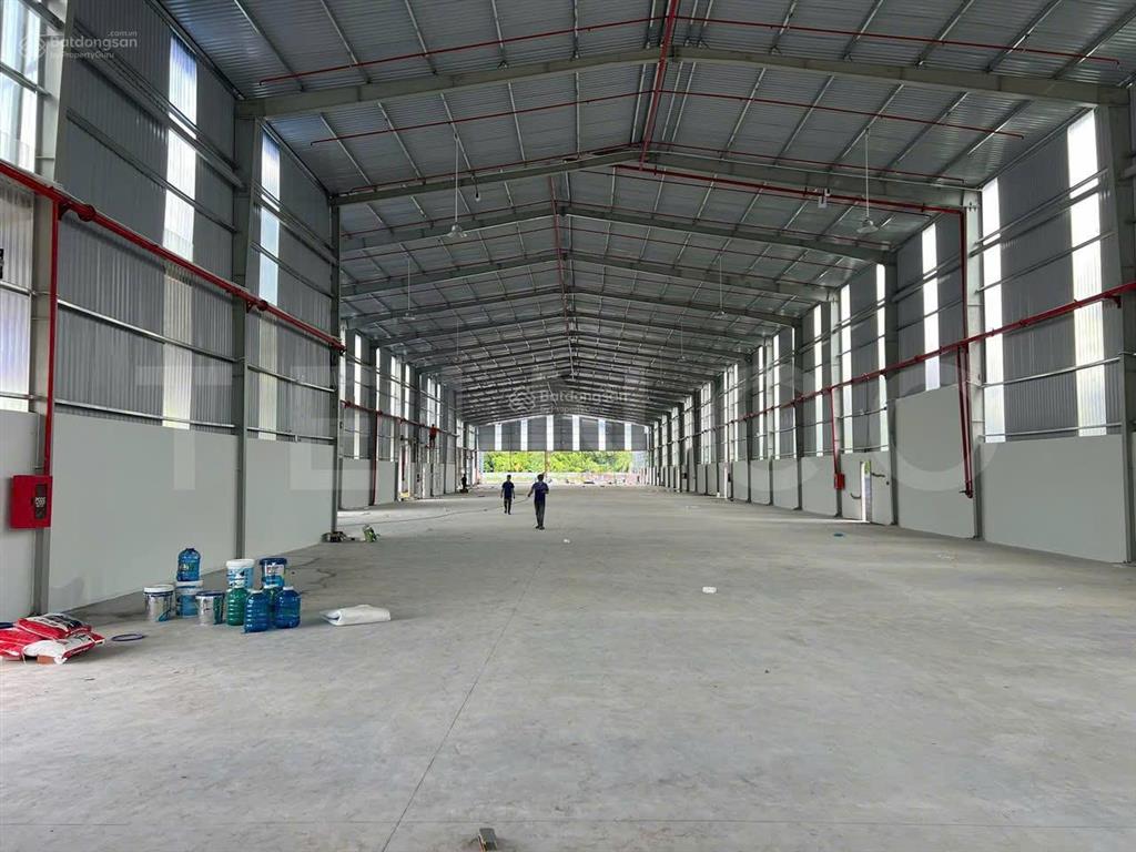 Kho xưởng 2.800m² có pccc tự động và điện 3 pha, đường quốc lộ 61c gần ngã 3 đường vành đai
