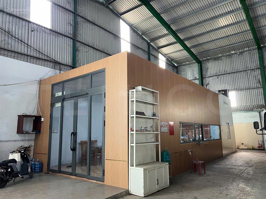 Kho xưởng 800 m² có pccc, cẩu trục 5 tấn và trạm điện, nhánh đường quốc lộ 91b, lộ container