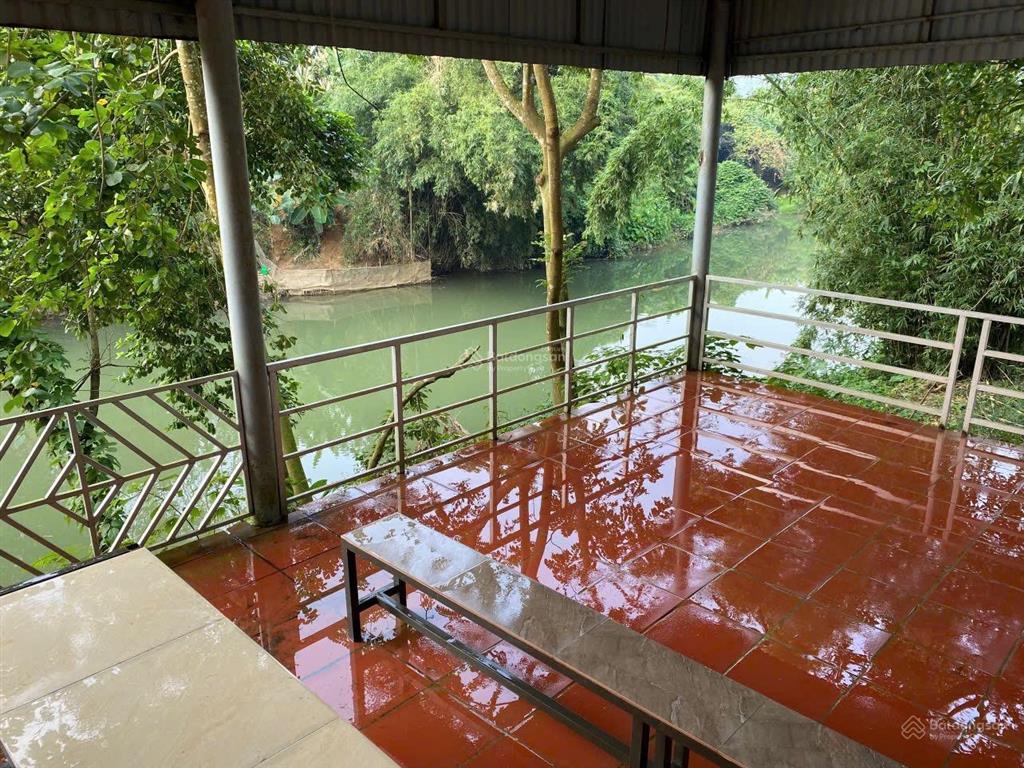 Bán nhà vị trí siêu đẹp bám suối tại kim bôi