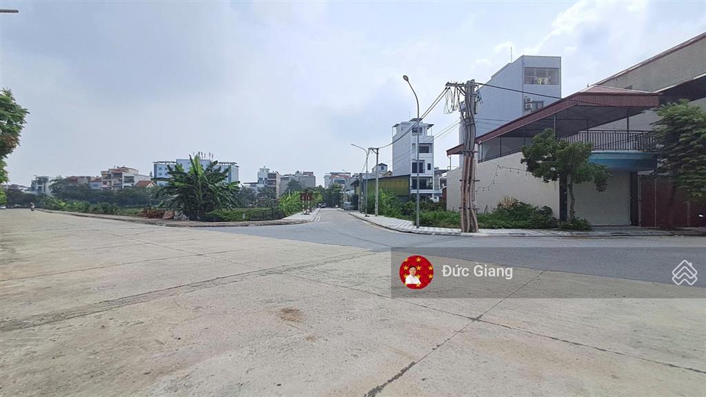 Đất hiếm "đìa rừng" 81m2 áp góc kd đường 40m view công viên giá 17 tỷ có thương lượng.
