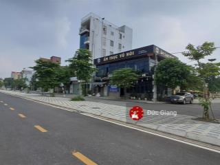 Đất hiếm "đìa rừng" 81m2 áp góc kd đường 40m view công viên giá 17 tỷ có thương lượng.