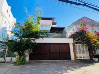 Bán villa 3 tầng giá rẻ đường 2 ô tô
