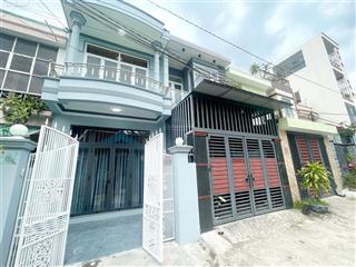 Nhà xinh đối diện công viên gần biển