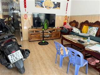 Bán nhà mặt tiền lê công hạnh đối diện trường học