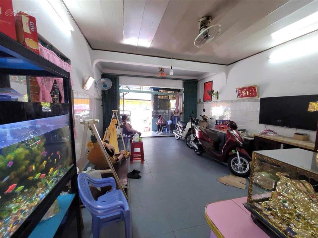 Nhà mặt tiền đường phạm văn đồng. diện tích 6 x 15,5m. gần công viên gia định. tiện kinh doanh