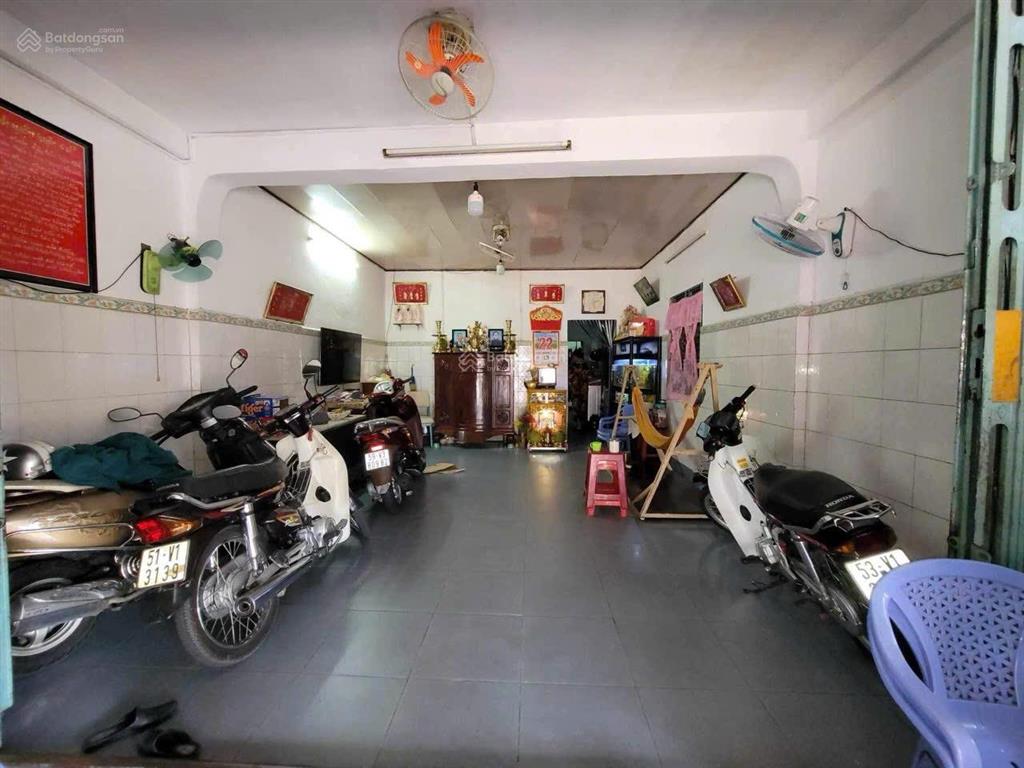 Nhà mặt tiền đường phạm văn đồng. diện tích 6 x 15,5m. gần công viên gia định. tiện kinh doanh