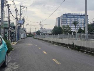 Nhà mặt tiền apđ 10, an phú động q12 diện tích 106,4m2 (4mx25m) đối diện dh nguyễn tất thành