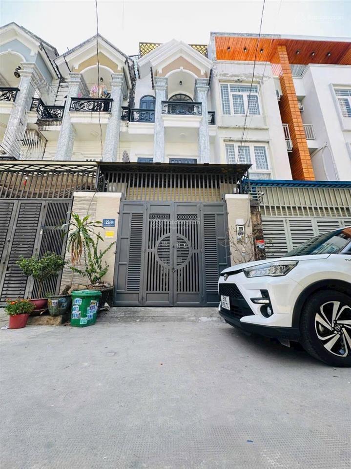 Nhà tx22 hẻm 122
diện tích 4 x15
nhà 1 trệt 3 lầu 4pn 5wc sân thượng trước sau tặng toàn bộ nội