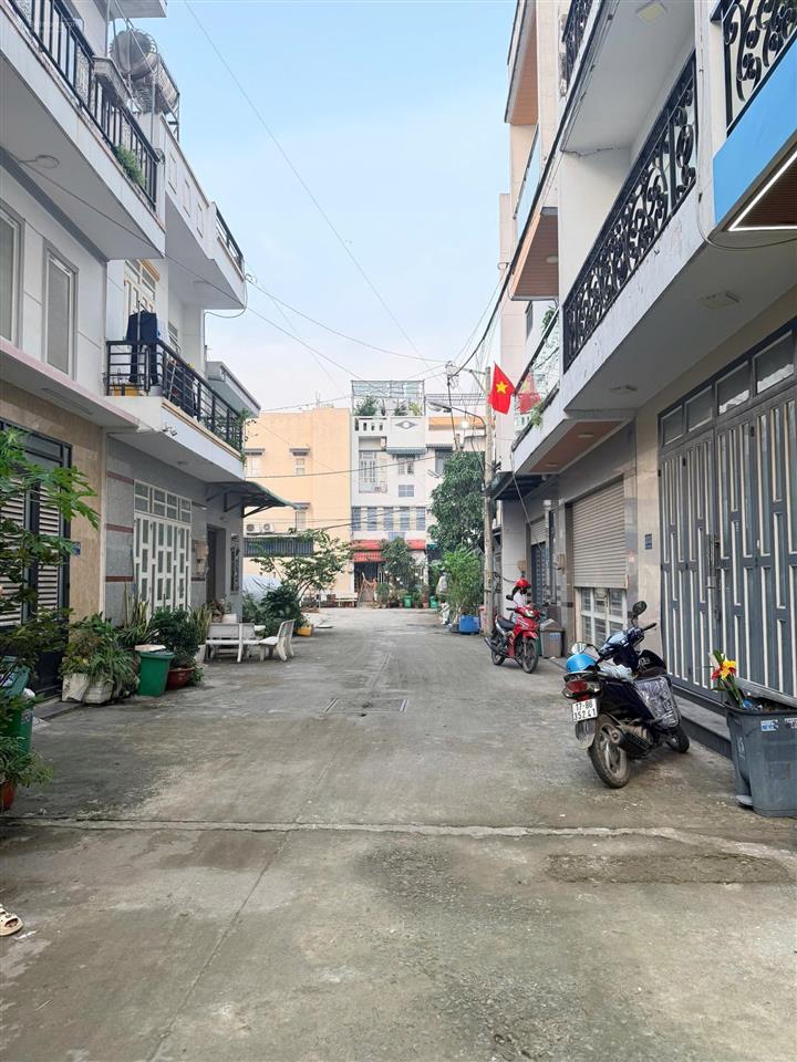 Bán nhà tl47 đường xe hơi gần uỷ ban phường, gần chợ, bách hóa xanh, xung quanh tiện ích đầy đủ