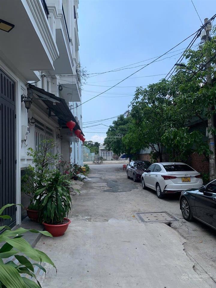 Bán nhà 1 trệt 3 lầu đường tl19 p. thạnh lộc q12,
gần ngã tư ga, chợ cầu đồng, bách hóa xanh