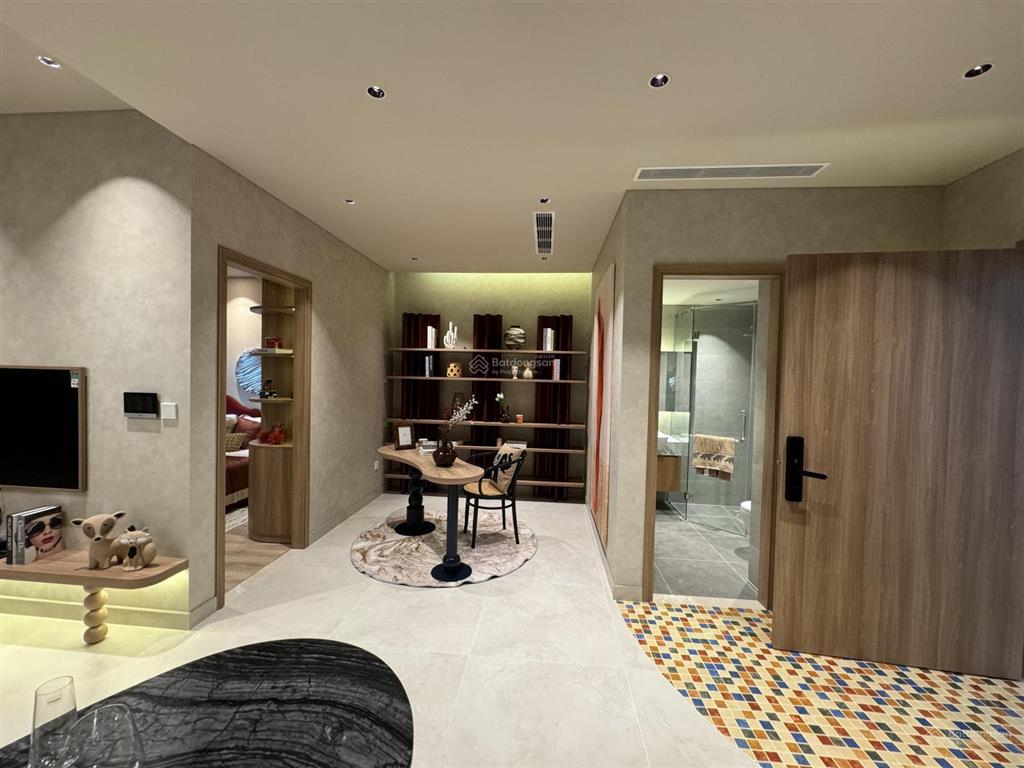 Em vân anh có hàng suất nội bộ cđt giá chỉ 2tỷ45/căn 2pn tầng cao view đẹp.  0799 587 ***