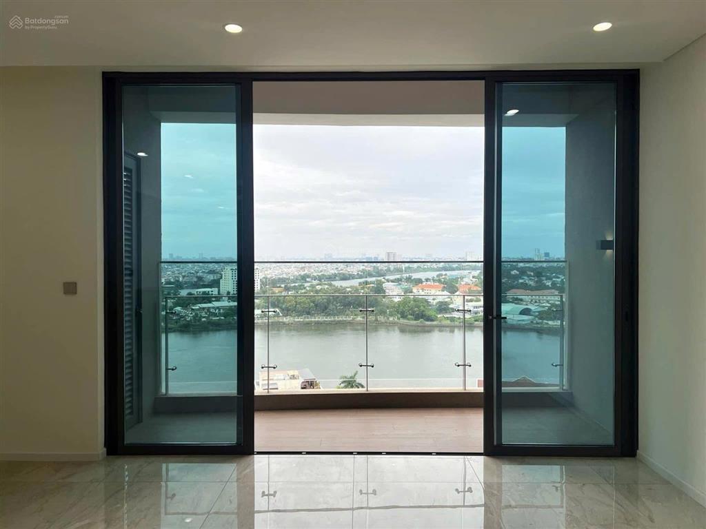 Em vân anh có hàng suất nội bộ cđt giá chỉ 2.830tỷ/căn tầng cao view đẹp.  0799 587 ***