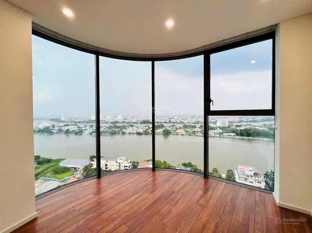 Em vân anh có hàng suất nội bộ cđt giá chỉ 2.830tỷ/căn tầng cao view đẹp.  0799 587 ***