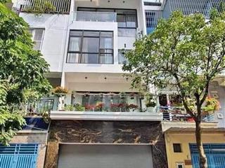 Nhà đẹp phố đông ngạc  dt40m2  4 tầng  giá 9,5 tỷ mặt phố kinh doanh  ô tô tránh